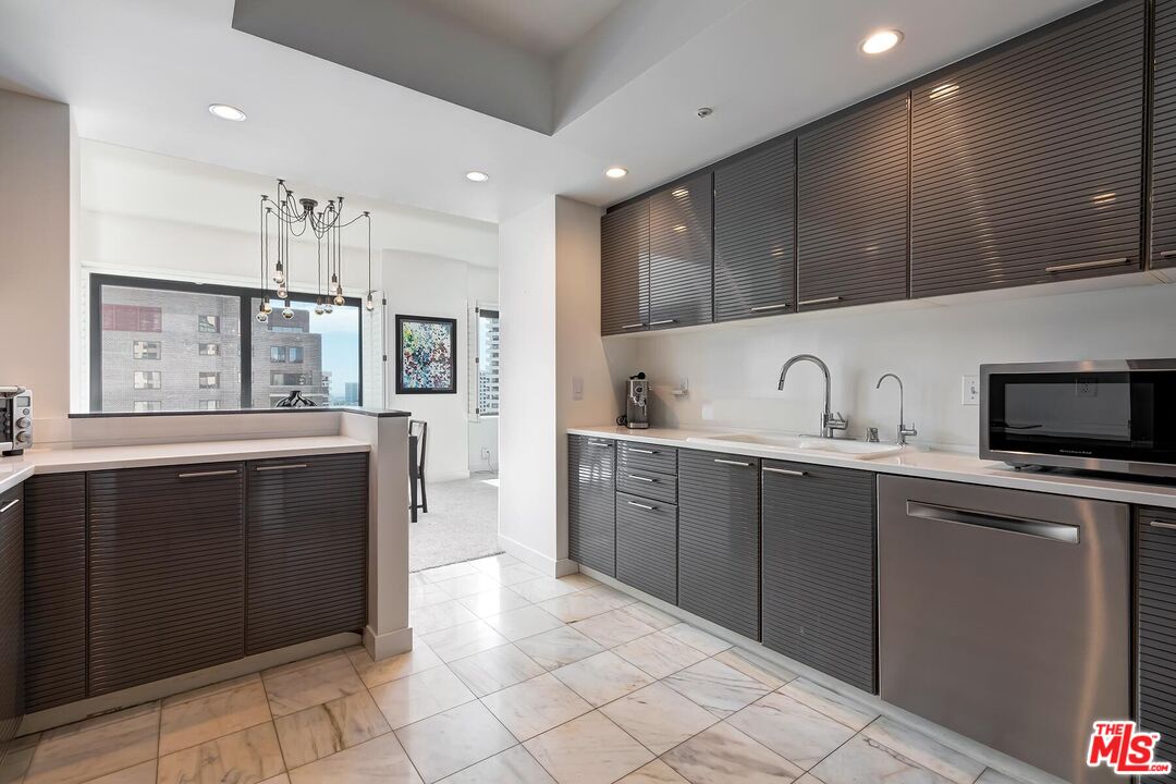 10520 Wilshire Blvd Unit: 1207