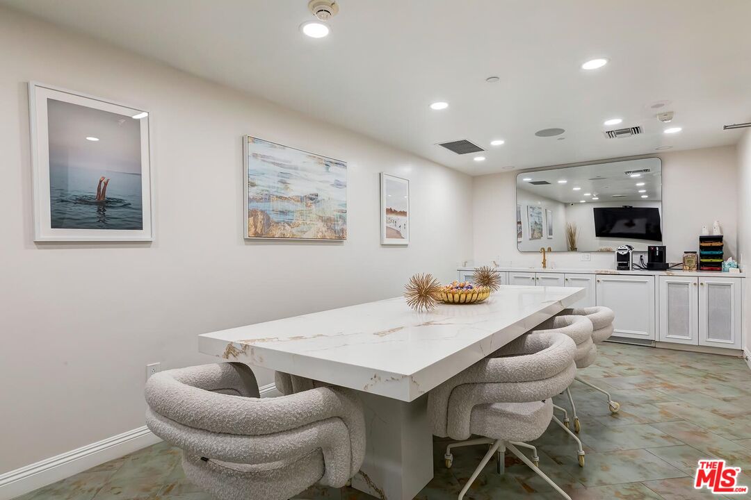 10520 Wilshire Blvd Unit: 1207