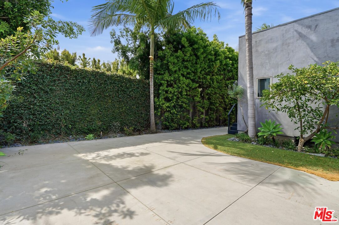 460 La Jolla Unit: 1/2