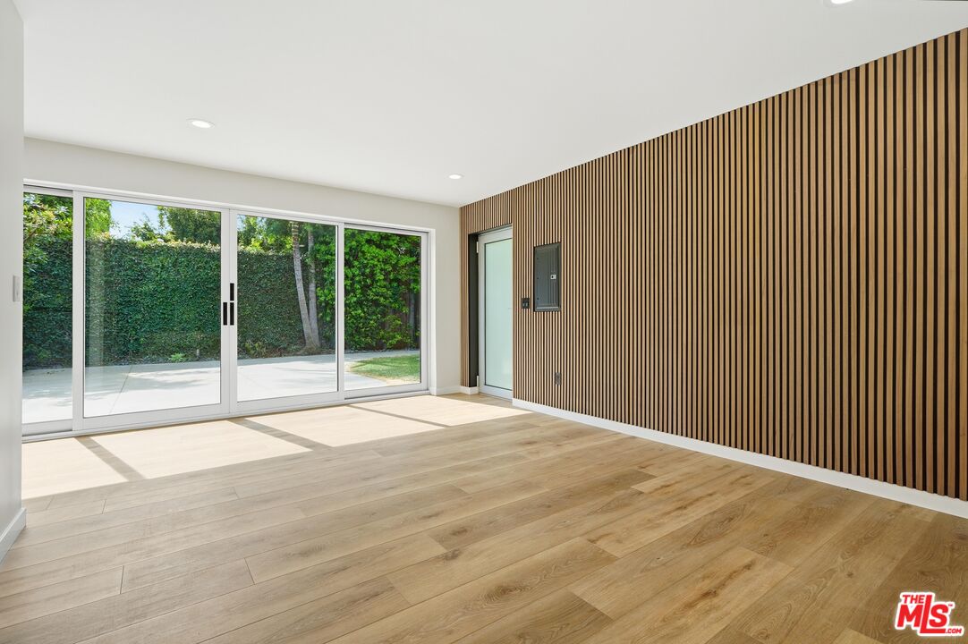 460 La Jolla Unit: 1/2