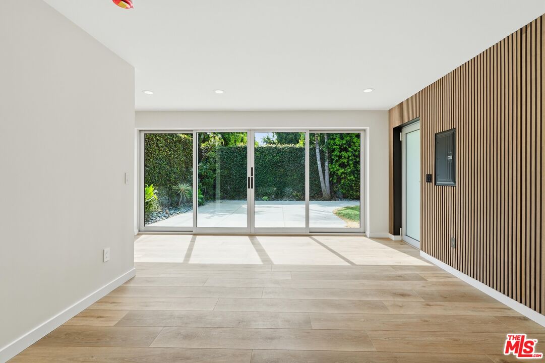 460 La Jolla Unit: 1/2