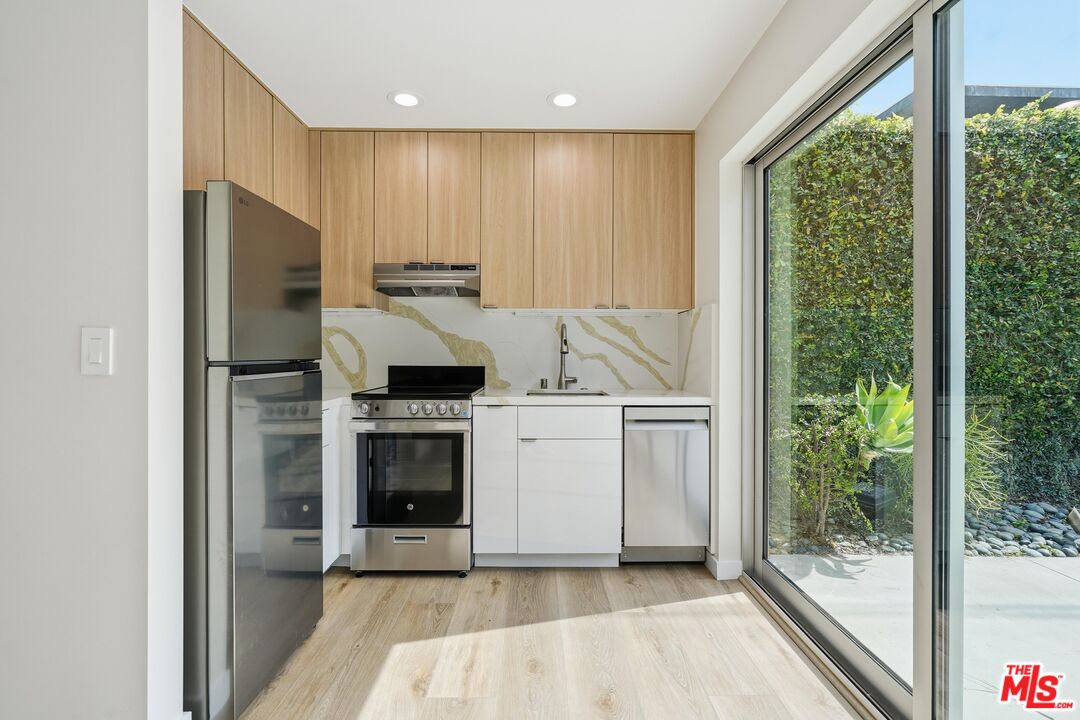 460 La Jolla Unit: 1/2