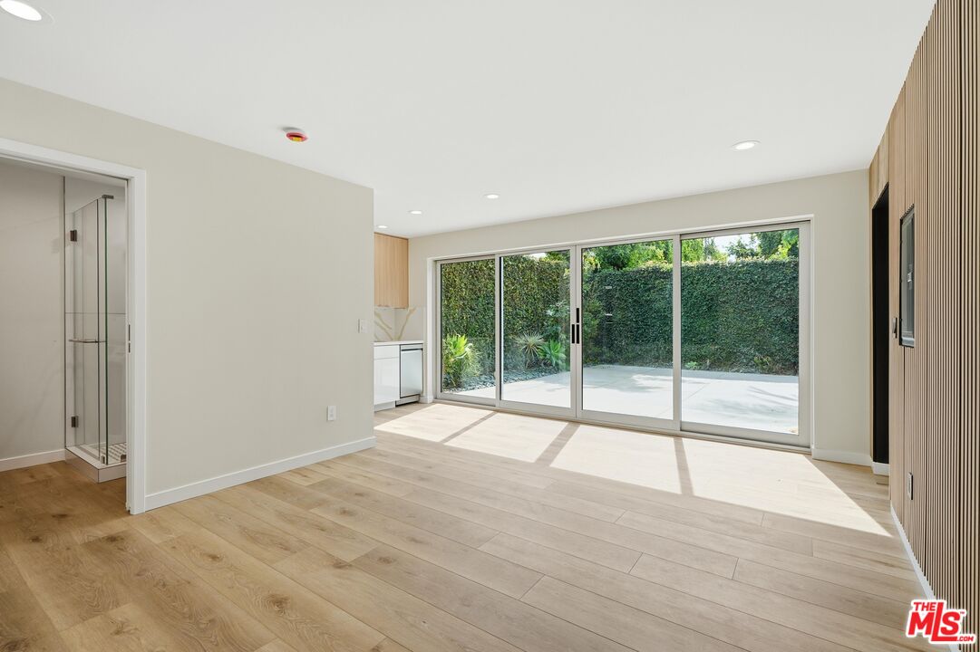 460 La Jolla Unit: 1/2