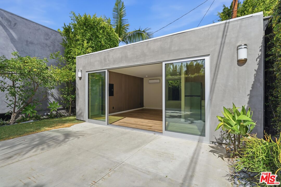 460 La Jolla Unit: 1/2