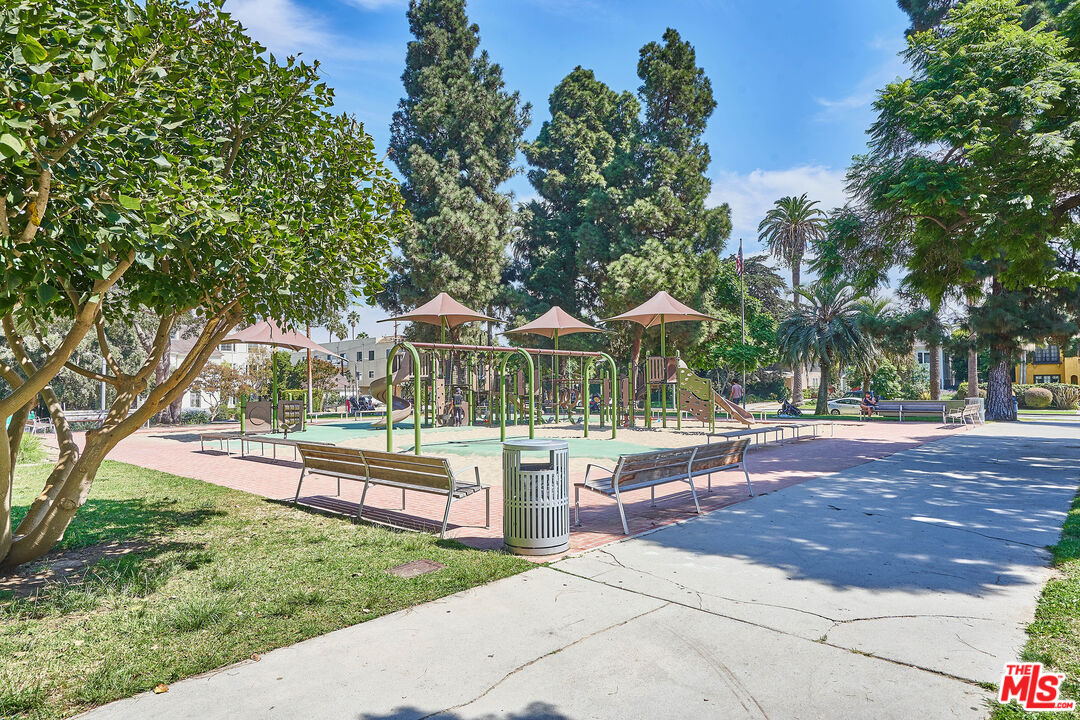 865 S Lucerne Blvd