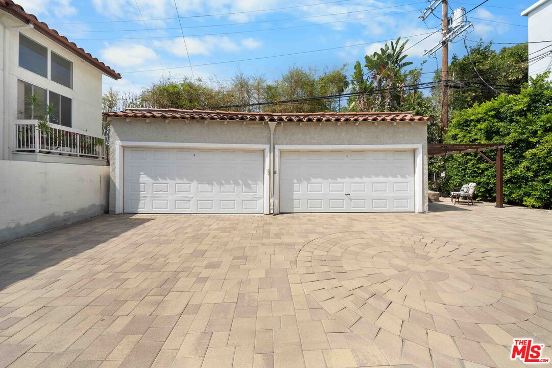 865 S Lucerne Blvd