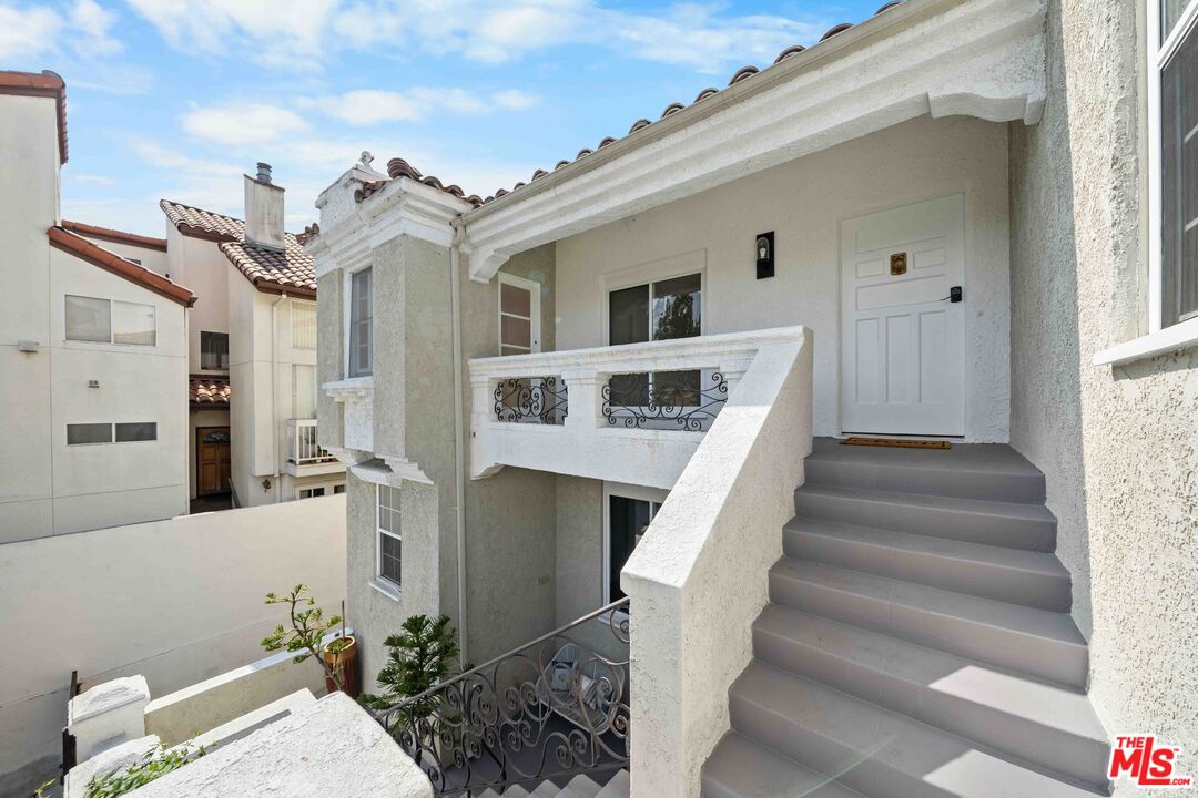 865 S Lucerne Blvd