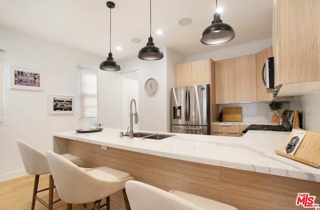 337 N Spaulding Ave