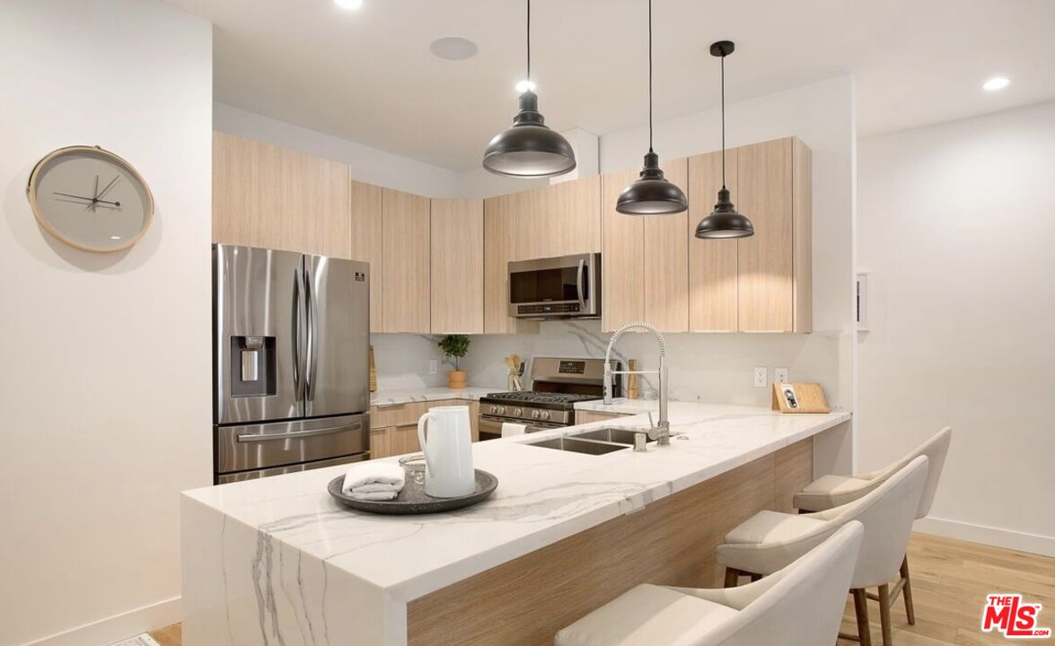337 N Spaulding Ave