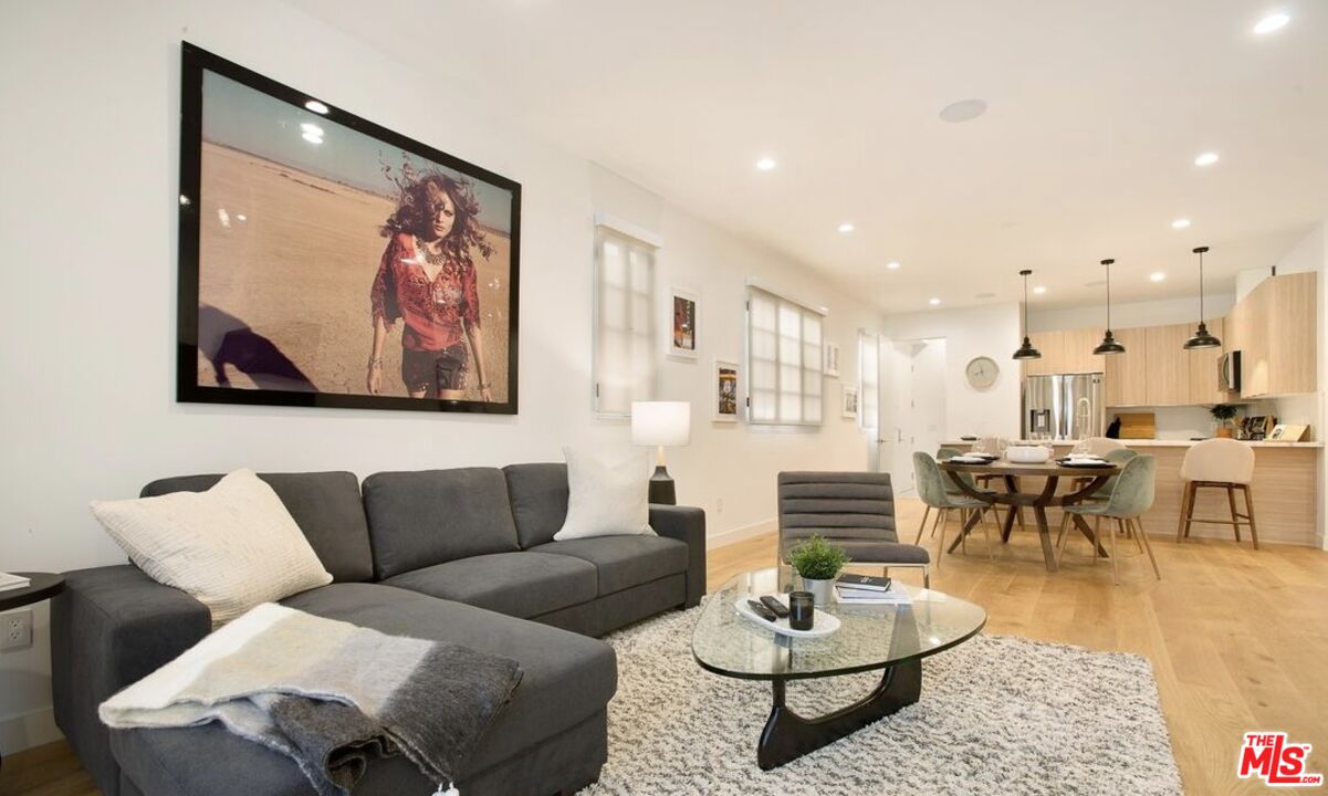 337 N Spaulding Ave