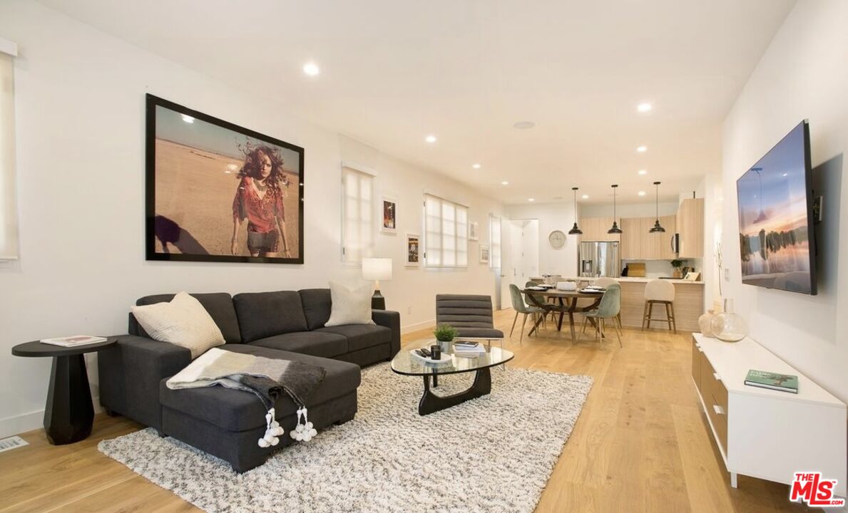 337 N Spaulding Ave