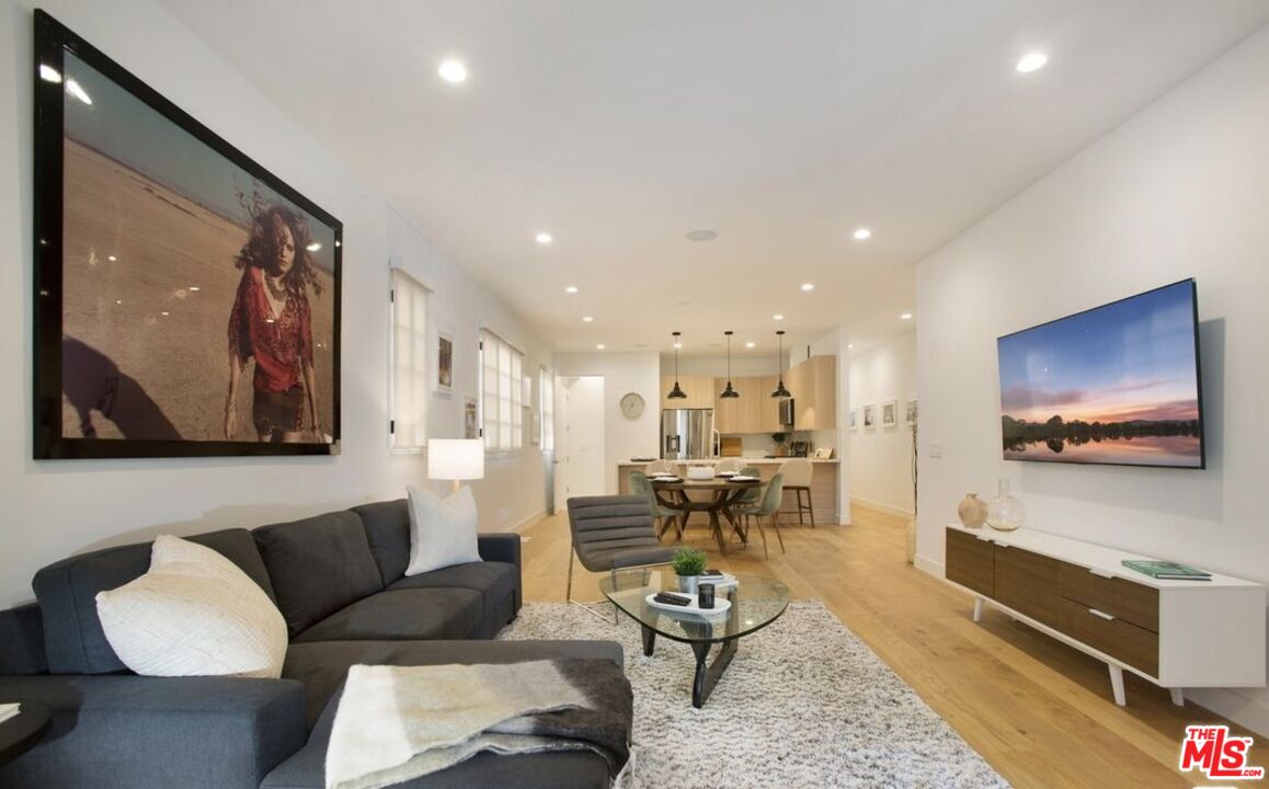 337 N Spaulding Ave