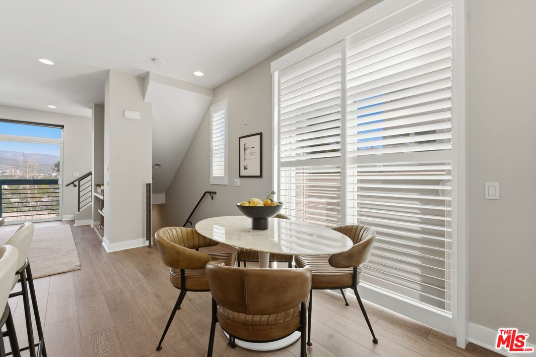 2753 Waverly Dr Unit: 806