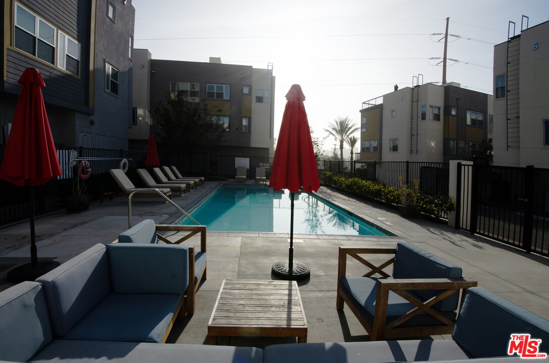 2753 Waverly Dr Unit: 806