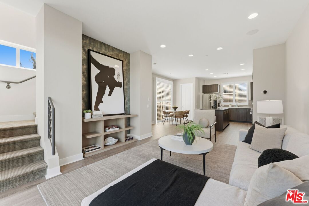 2753 Waverly Dr Unit: 806