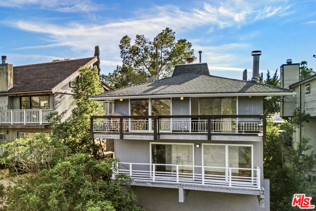 2843 Lambert Dr