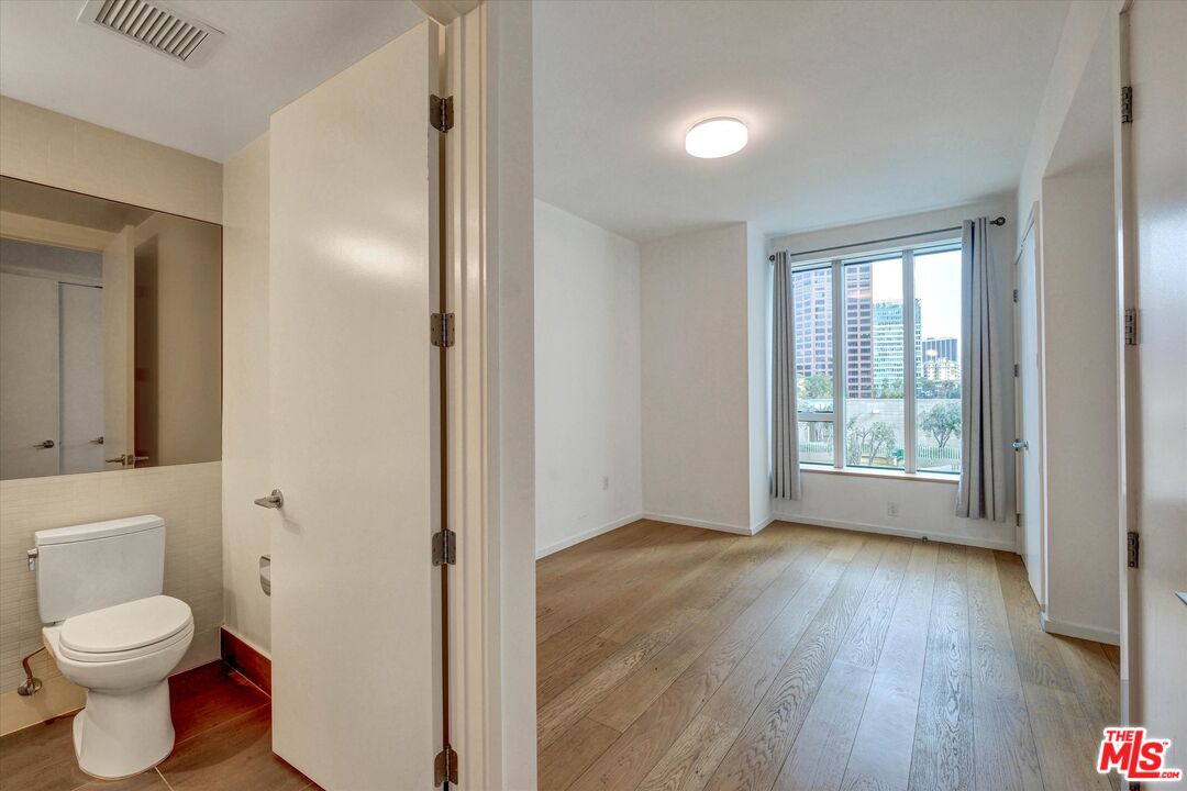 889 Francisco St Unit: 911