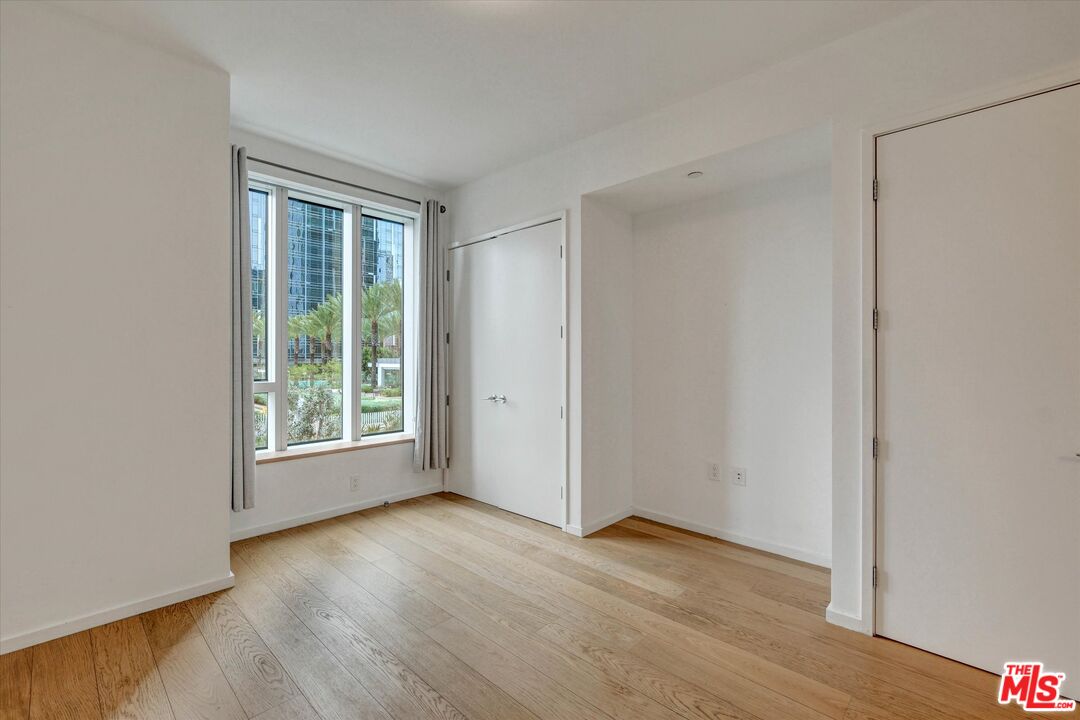 889 Francisco St Unit: 911