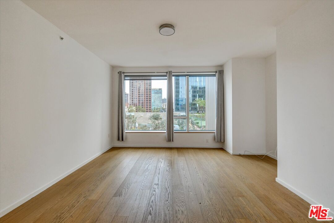 889 Francisco St Unit: 911