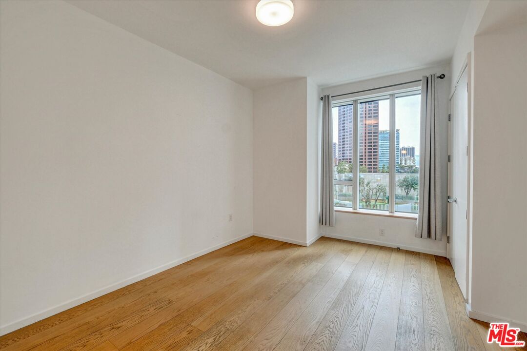 889 Francisco St Unit: 911