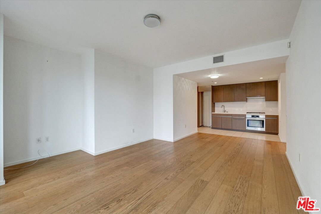 889 Francisco St Unit: 911