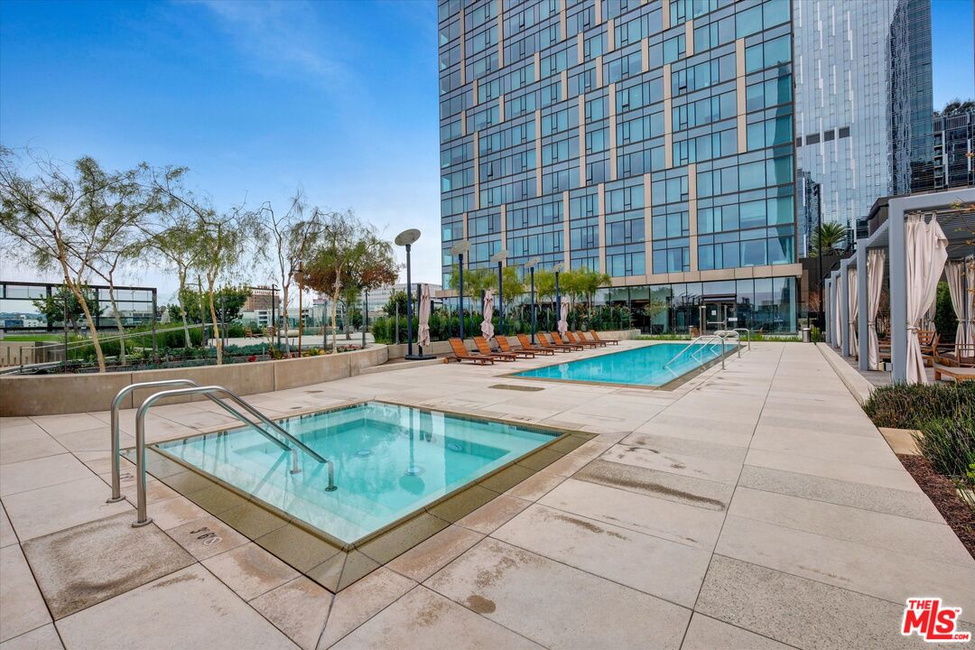 889 Francisco St Unit: 911