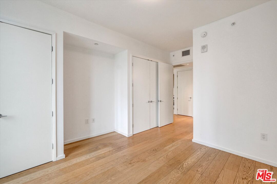 889 Francisco St Unit: 911