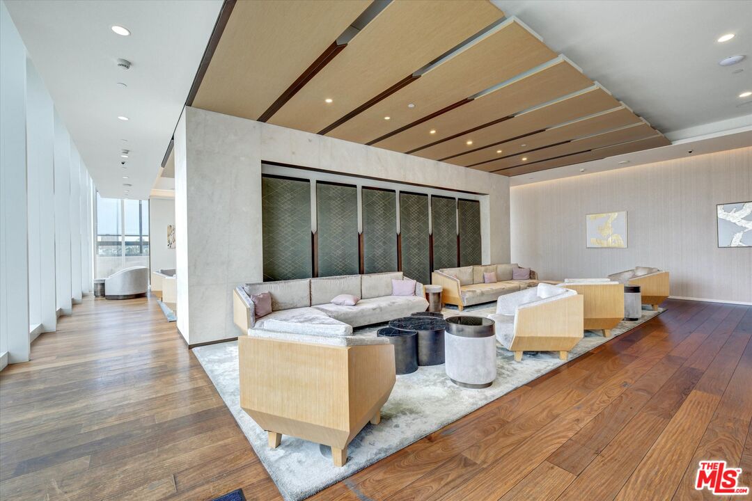 889 Francisco St Unit: 911