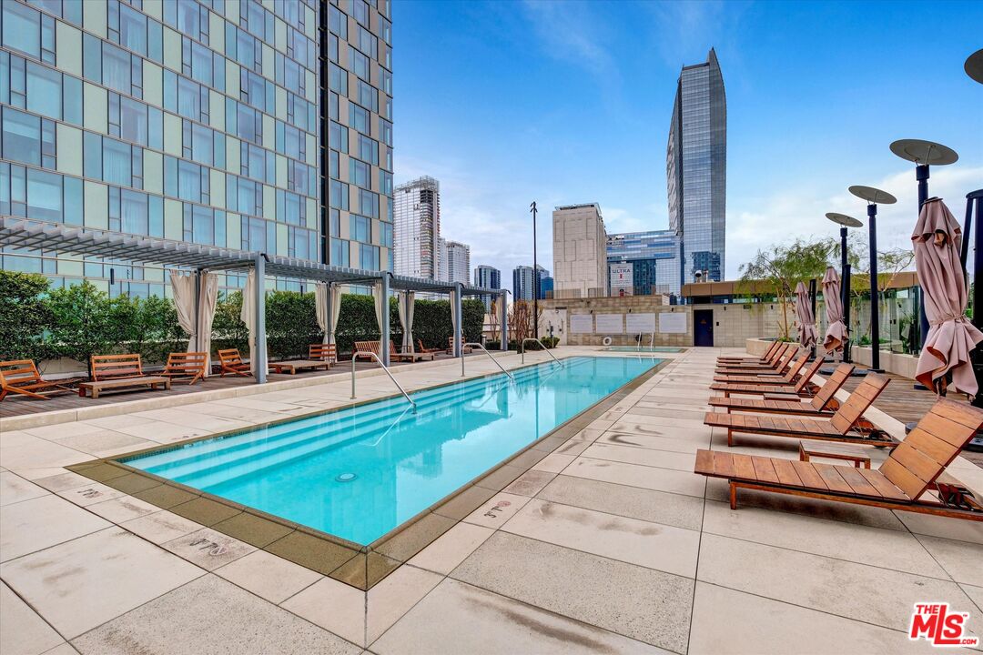 889 Francisco St Unit: 911