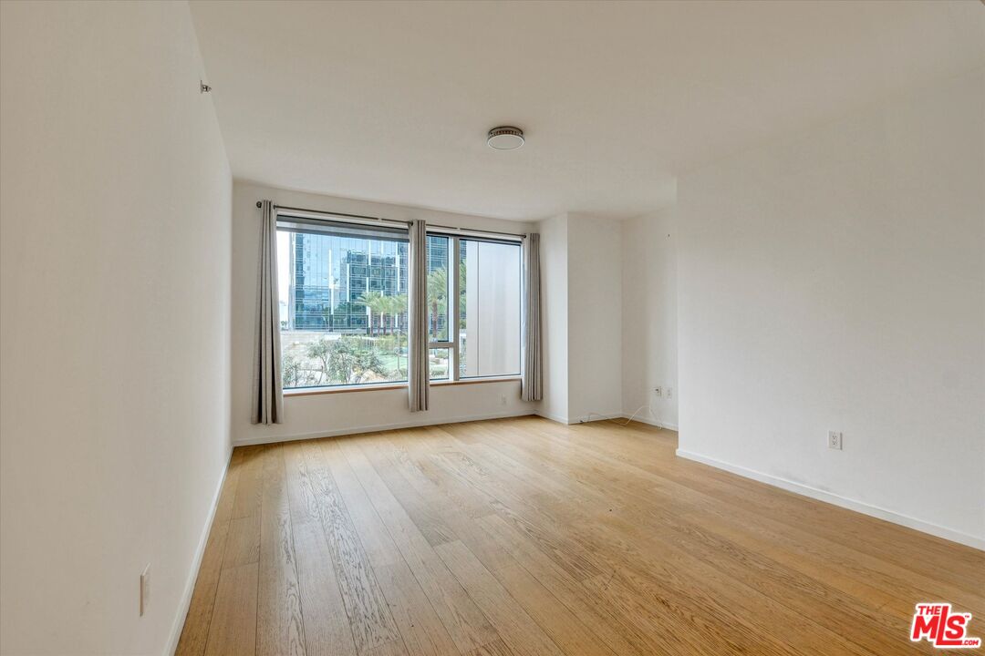 889 Francisco St Unit: 911