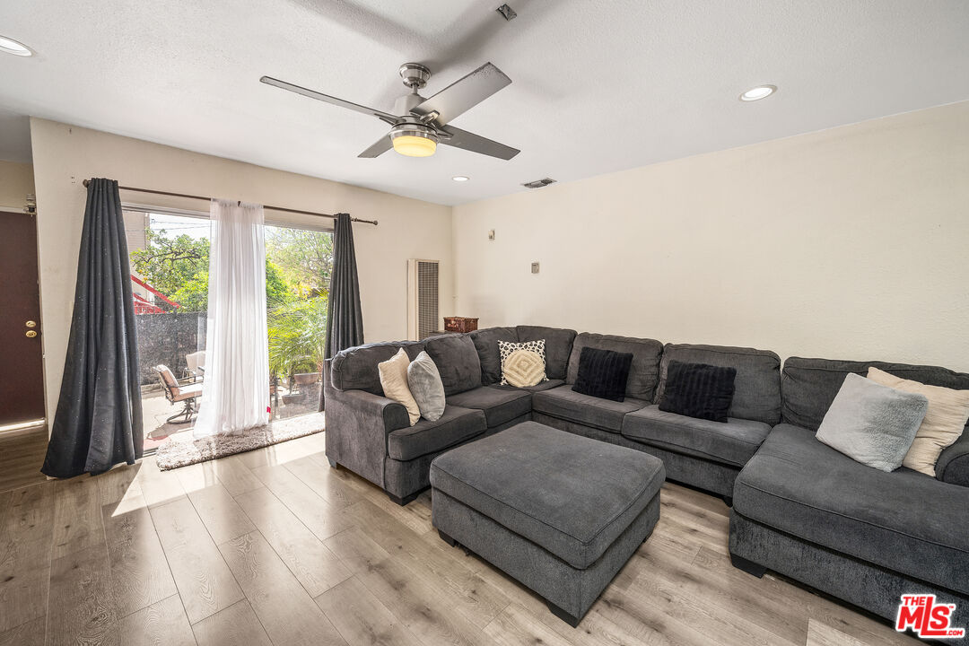 3011 Van Buren Pl