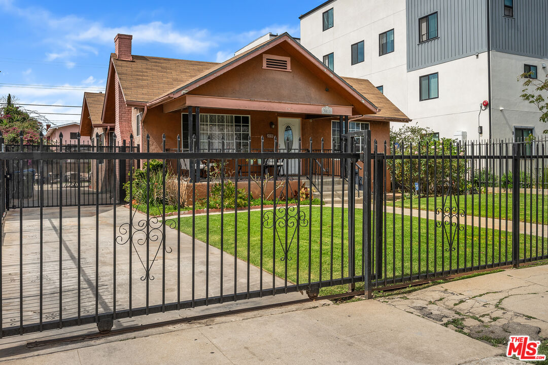 3011 Van Buren Pl