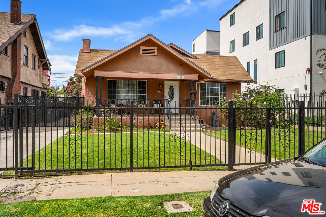 3011 Van Buren Pl