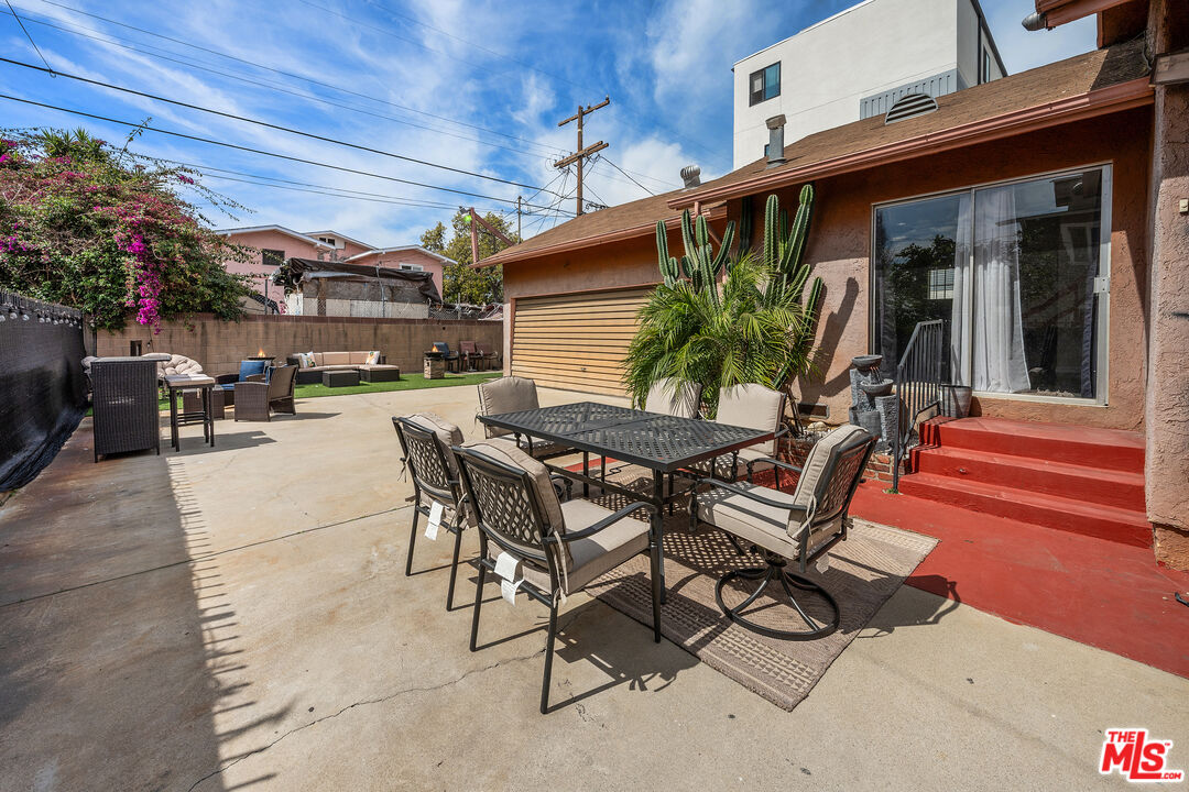 3011 Van Buren Pl
