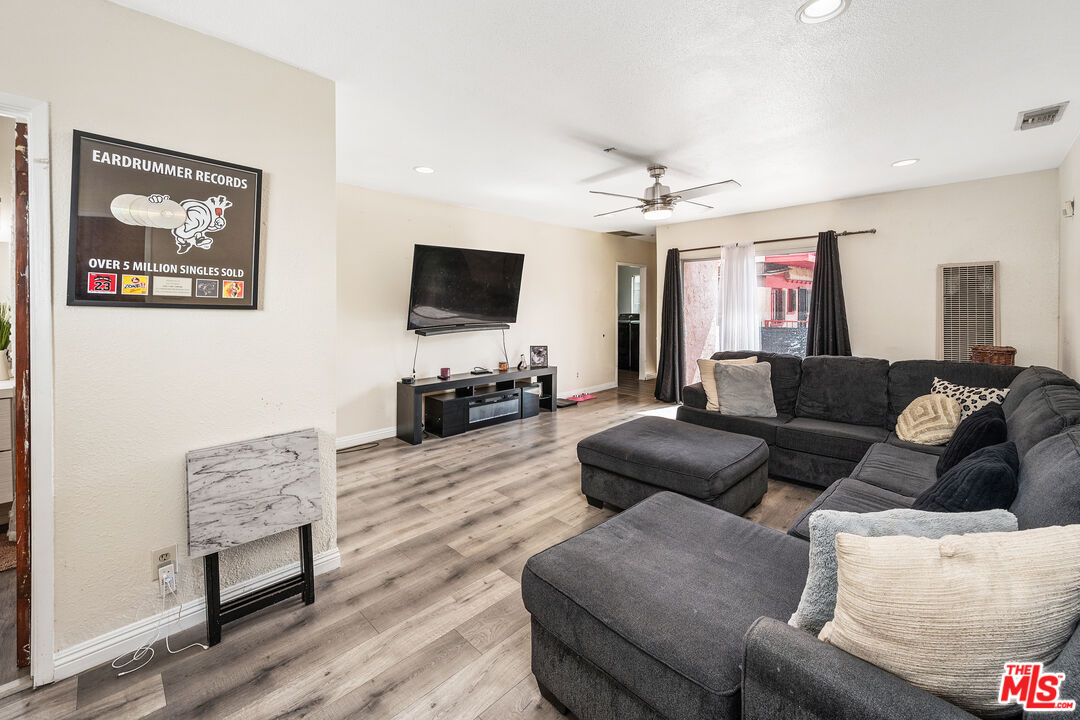 3011 Van Buren Pl