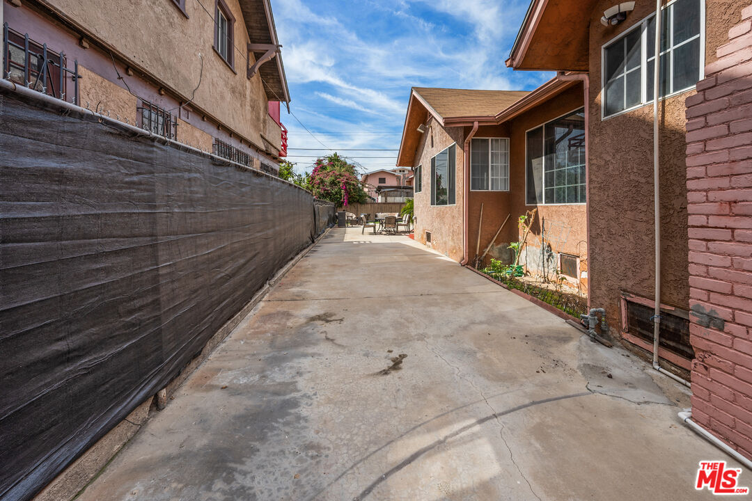 3011 Van Buren Pl