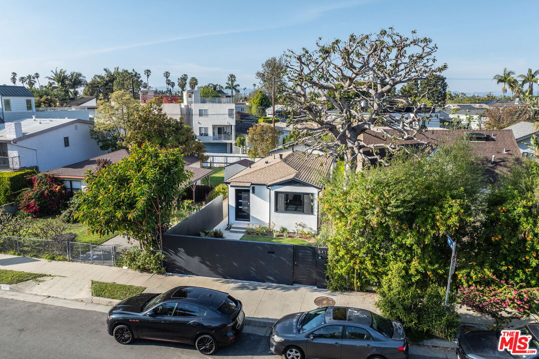 841 Oxford Ave