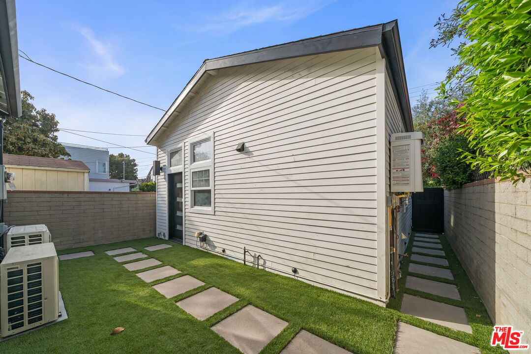 841 Oxford Ave
