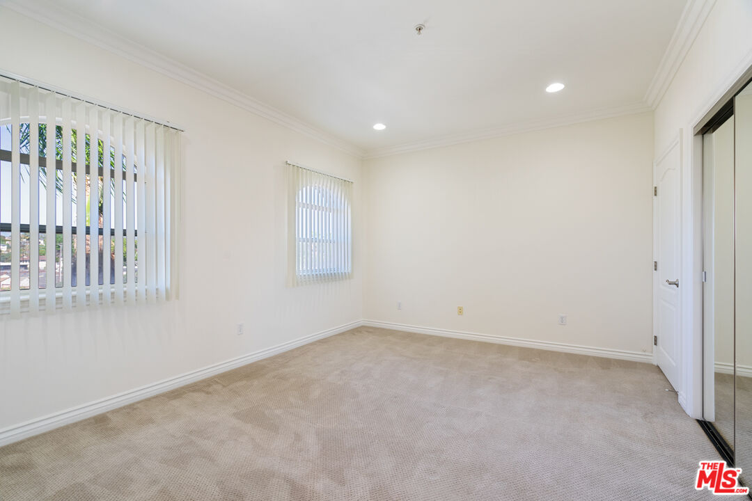 3328 Oakhurst Ave Unit: 311