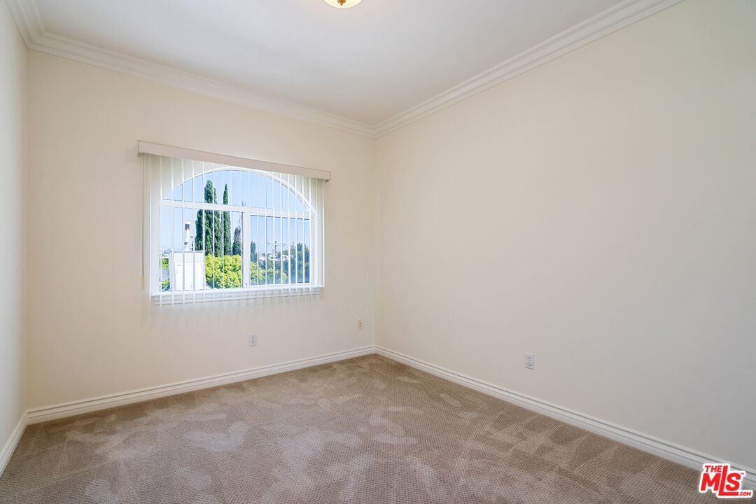 3328 Oakhurst Ave Unit: 311