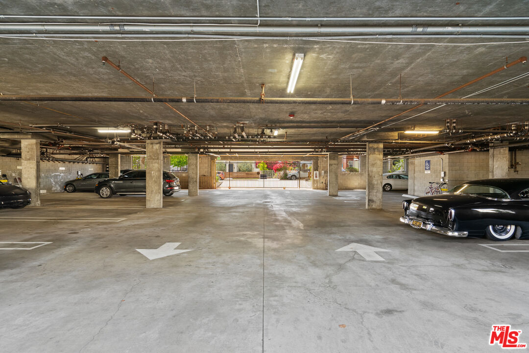 3328 Oakhurst Ave Unit: 311