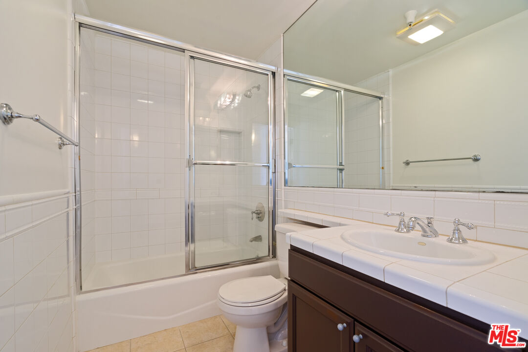 3328 Oakhurst Ave Unit: 311