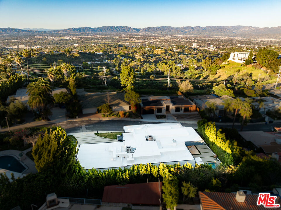 16366 Sloan Dr
