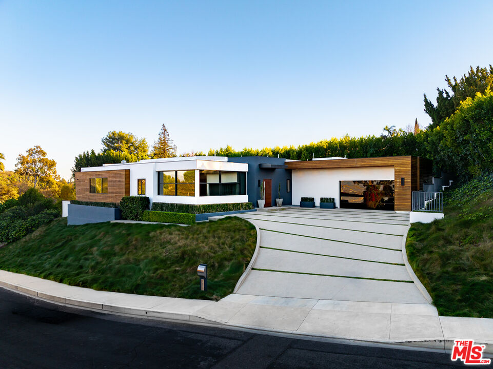 16366 Sloan Dr