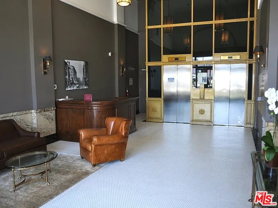 257 S Spring St Unit: 4L