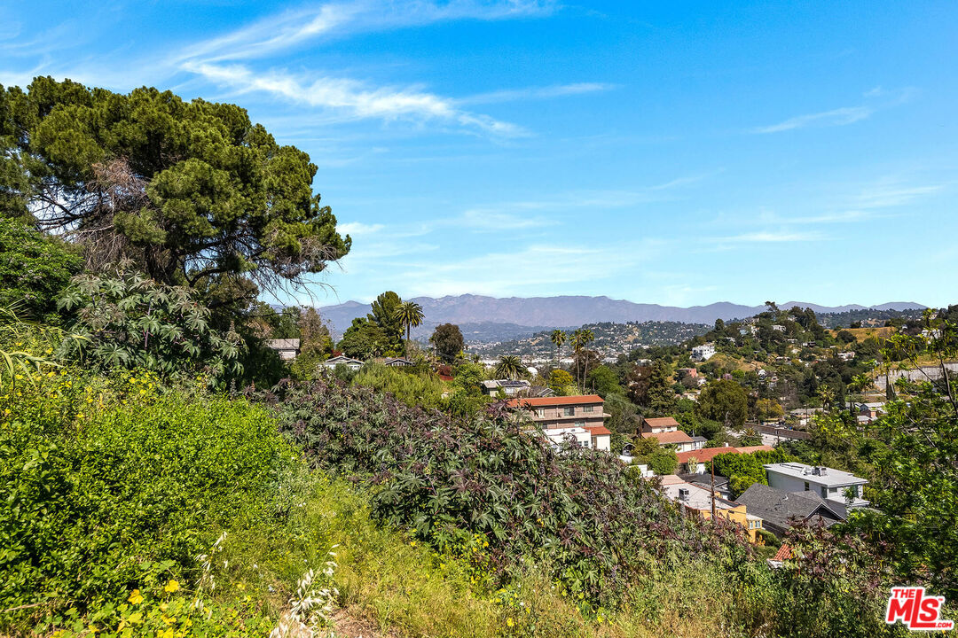 2231 Moore St