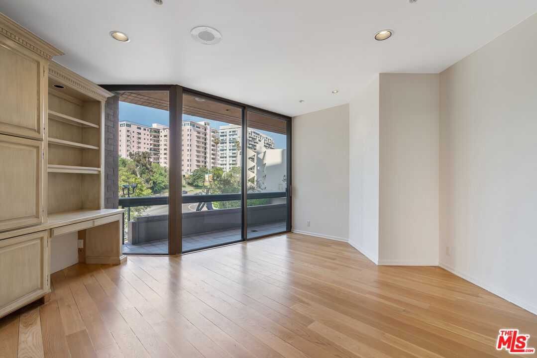 10430 Wilshire Blvd Unit: 202