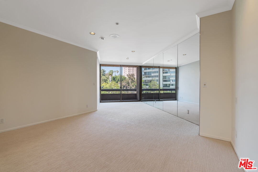 10430 Wilshire Blvd Unit: 202
