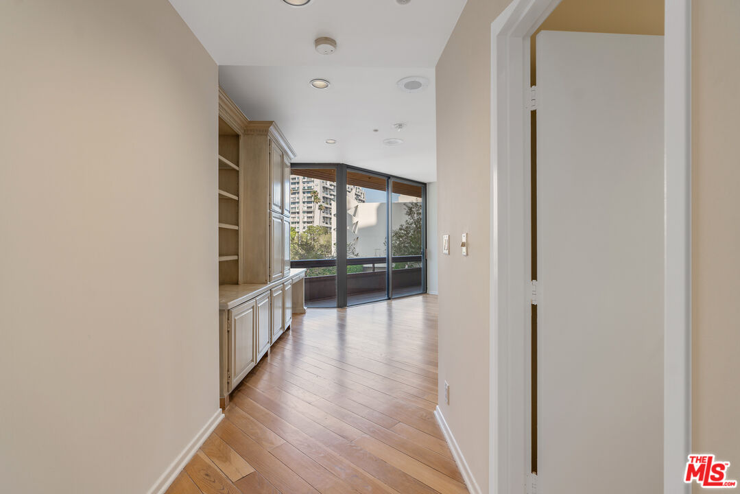 10430 Wilshire Blvd Unit: 202