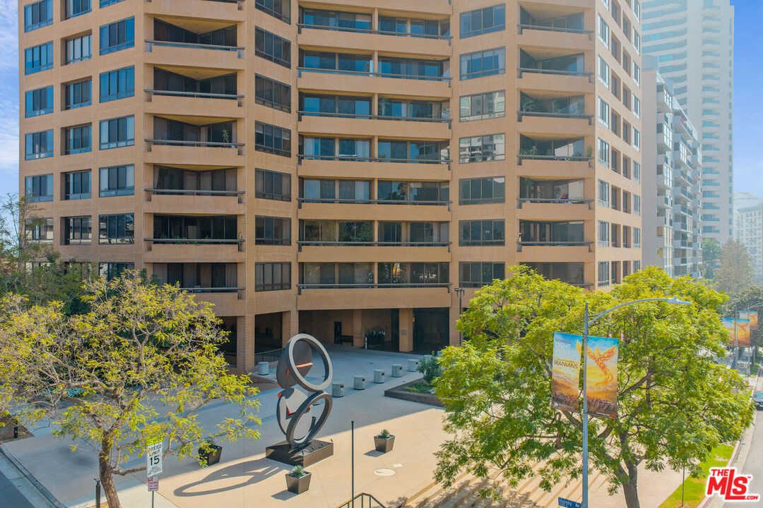 10430 Wilshire Blvd Unit: 202